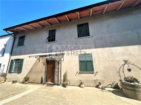 casa indipendente in vendita a Castelnuovo Magra in zona Colombiera