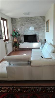 casa indipendente in vendita a Castelnuovo Magra in zona Molicciara