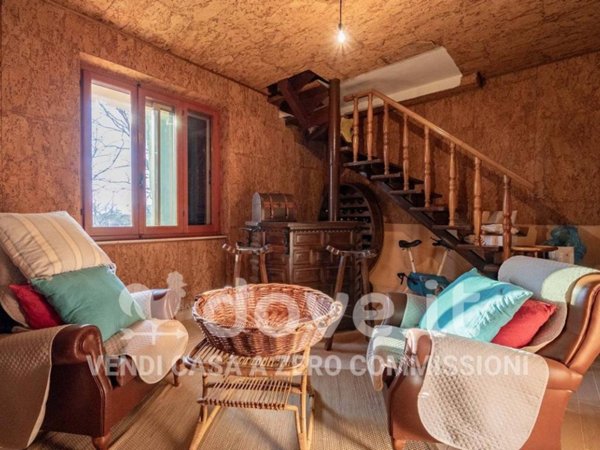 casa indipendente in vendita a Castelnuovo Magra