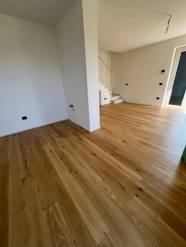casa indipendente in vendita a Castelnuovo Magra