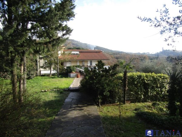 casa indipendente in vendita a Castelnuovo Magra