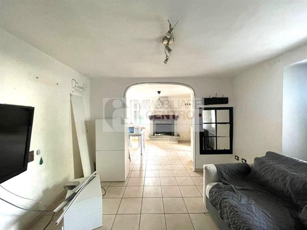 casa indipendente in vendita a Castelnuovo Magra in zona Colombiera