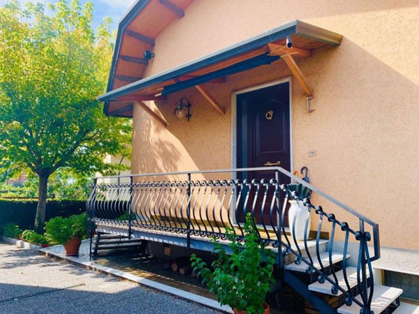 casa indipendente in vendita a Castelnuovo Magra in zona Molicciara
