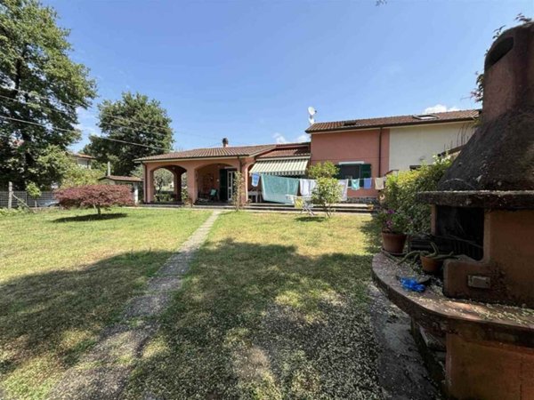 casa indipendente in vendita a Castelnuovo Magra