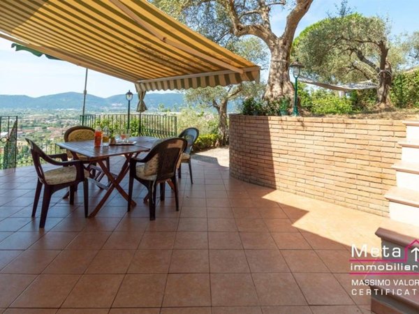 casa indipendente in vendita a Castelnuovo Magra