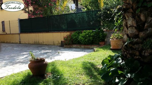 casa indipendente in vendita a Castelnuovo Magra in zona Molicciara