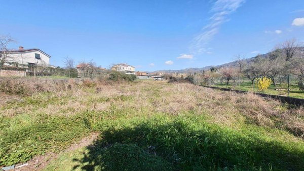 casa indipendente in vendita a Castelnuovo Magra
