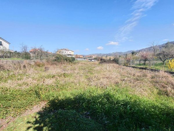 casa indipendente in vendita a Castelnuovo Magra