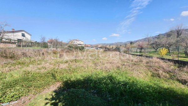 casa indipendente in vendita a Castelnuovo Magra
