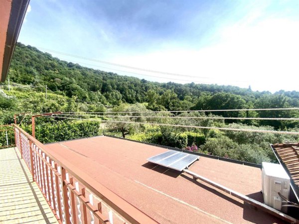 casa indipendente in vendita a Castelnuovo Magra