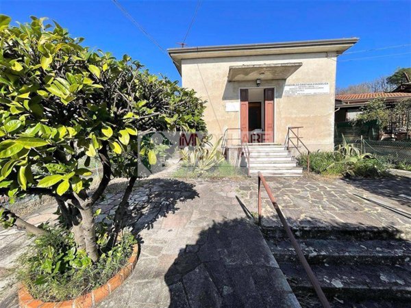 casa indipendente in vendita a Castelnuovo Magra