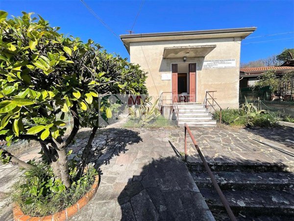 casa indipendente in vendita a Castelnuovo Magra