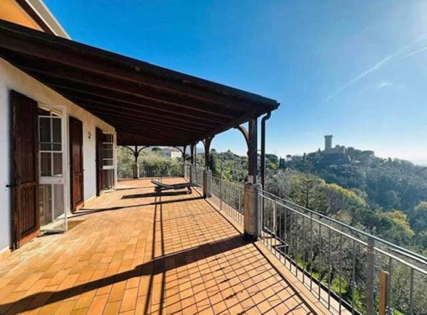 casa indipendente in vendita a Castelnuovo Magra
