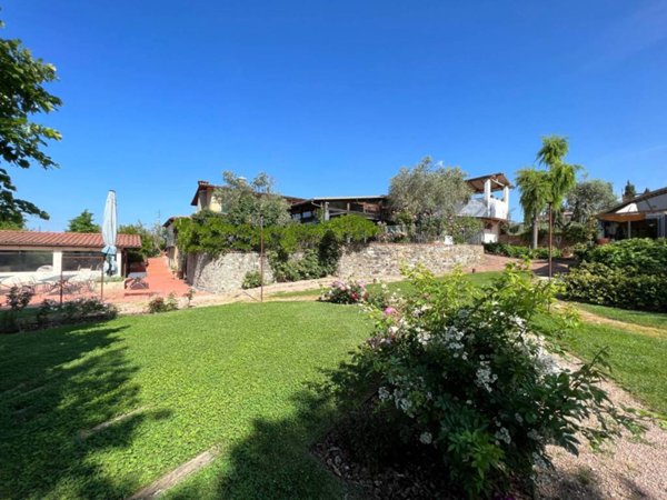 negozio in vendita a Castelnuovo Magra