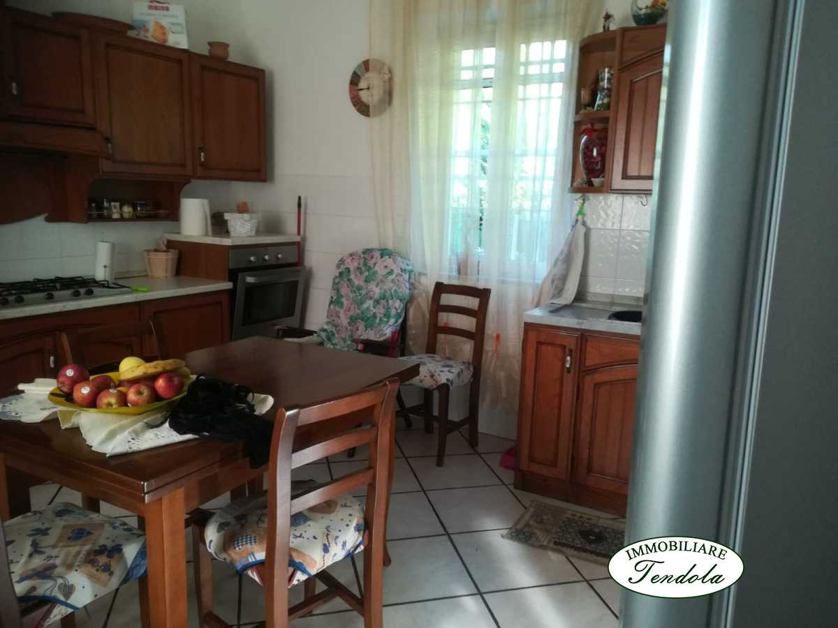 casa indipendente in vendita a Castelnuovo Magra in zona Molicciara