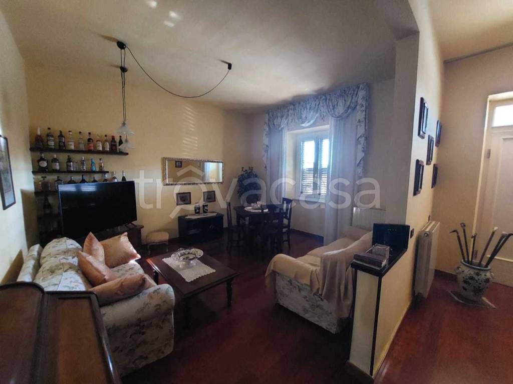casa indipendente in vendita a Castelnuovo Magra in zona Colombiera