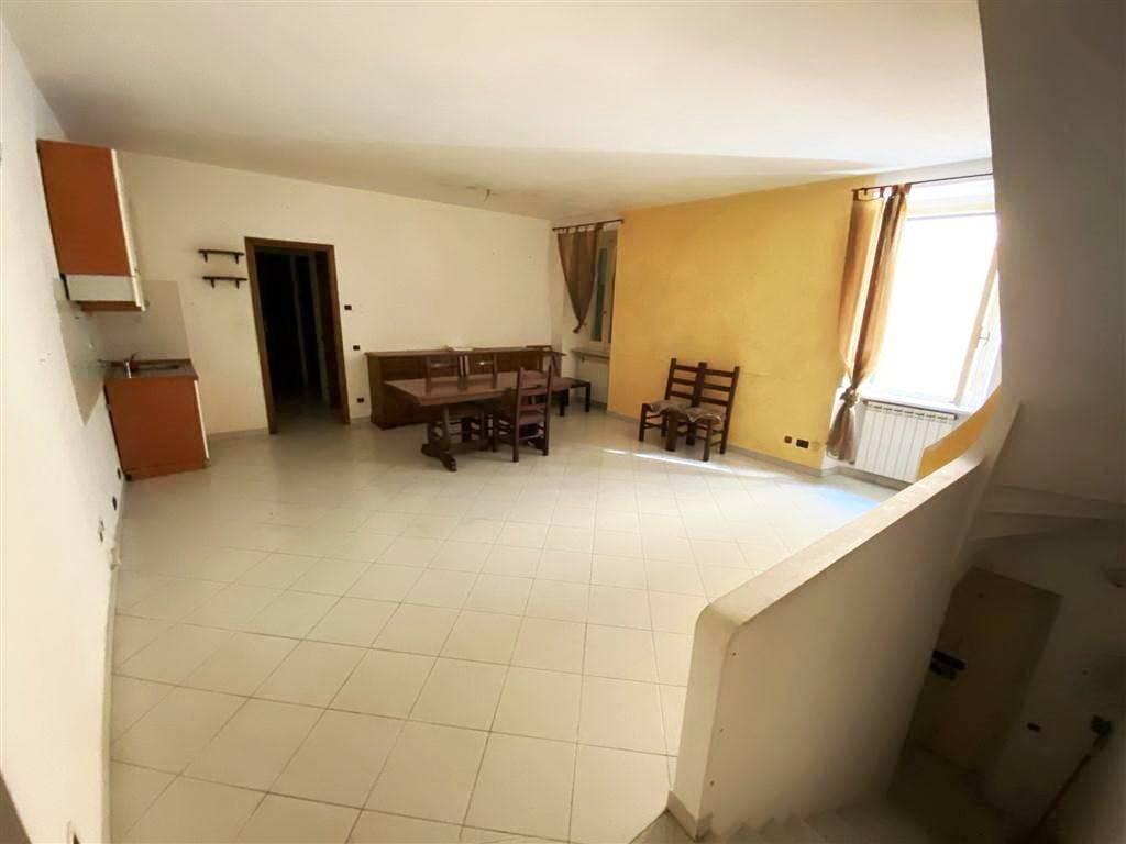 casa indipendente in vendita a Castelnuovo Magra