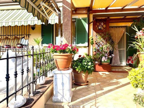 casa indipendente in vendita a Castelnuovo Magra