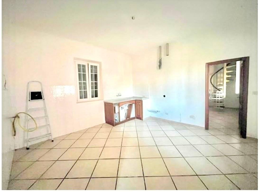 casa indipendente in vendita a Castelnuovo Magra