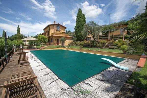 casa indipendente in vendita a Castelnuovo Magra