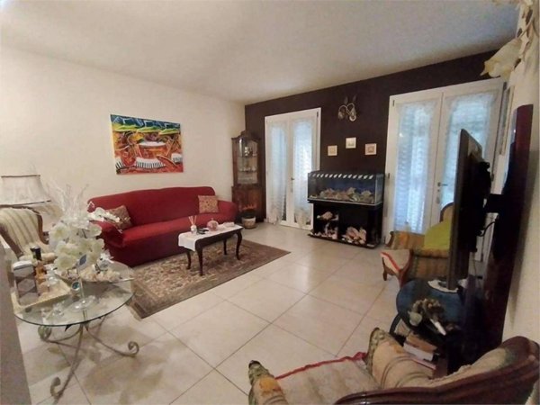 casa indipendente in vendita a Castelnuovo Magra