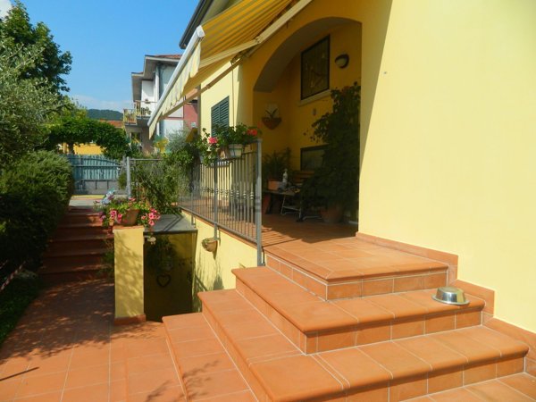 casa indipendente in vendita a Castelnuovo Magra