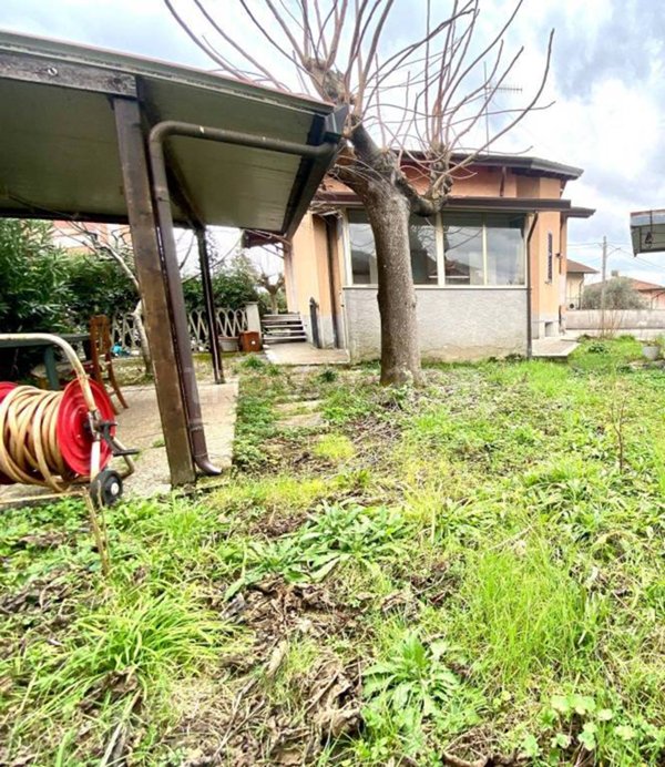 casa indipendente in vendita a Castelnuovo Magra in zona Molicciara
