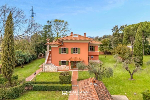 casa indipendente in vendita a Castelnuovo Magra
