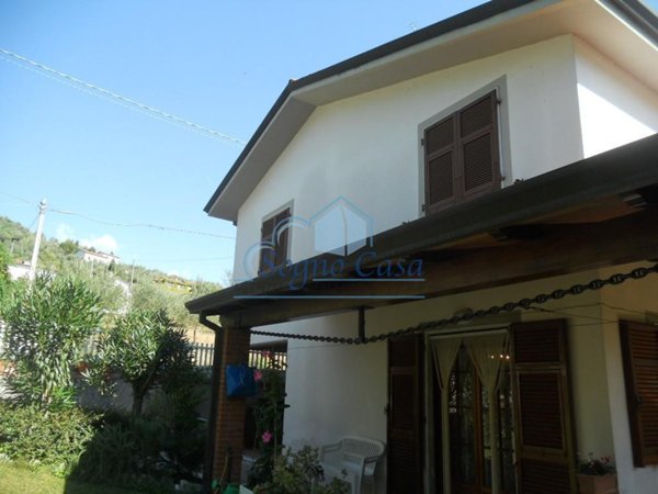 casa indipendente in vendita a Mantova in zona Castelnuovo