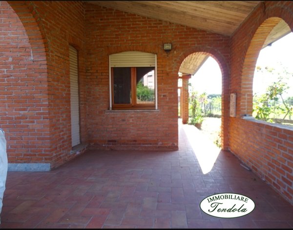 casa indipendente in vendita a Castelnuovo Magra
