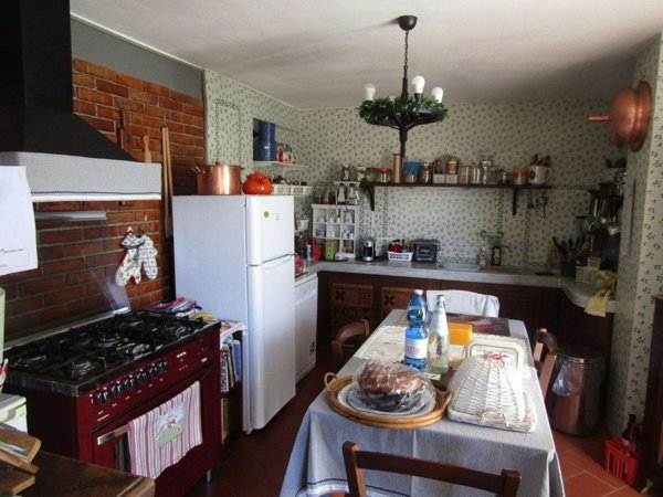 casa indipendente in vendita a Castelnuovo Magra