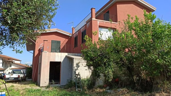 appartamento in vendita a Castelnuovo Magra in zona Colombiera