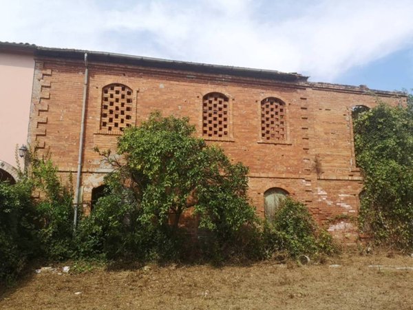 casa indipendente in vendita a Castelnuovo Magra