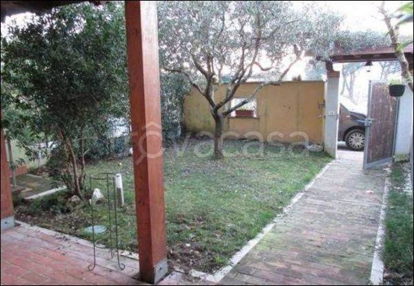 casa indipendente in vendita a Castelnuovo Magra in zona Molicciara