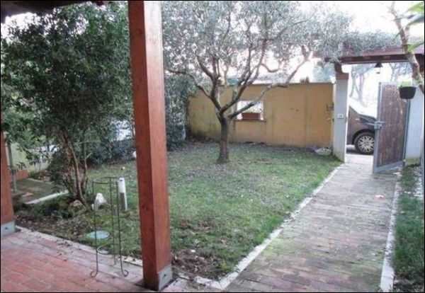 casa indipendente in vendita a Mantova in zona Castelnuovo