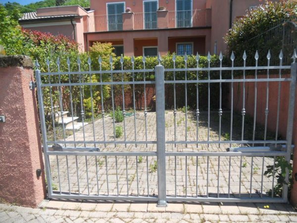 casa indipendente in vendita a Castelnuovo Magra in zona Molicciara