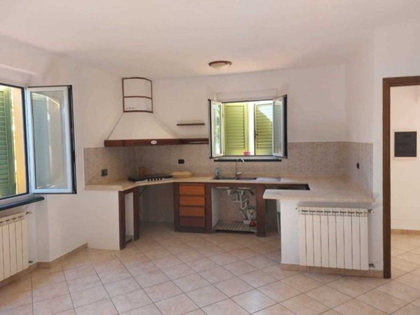 appartamento in vendita a Castelnuovo Magra in zona Palvotrisia