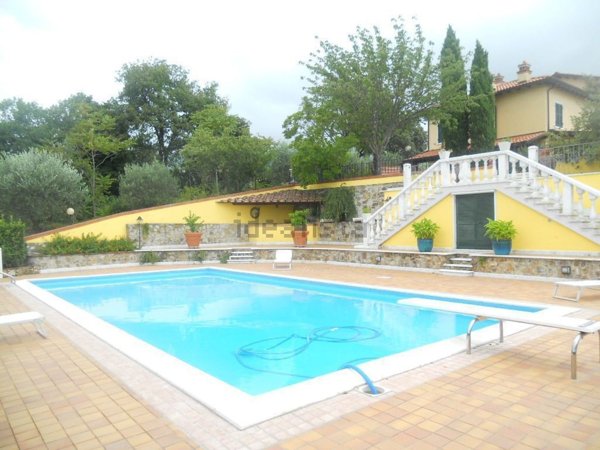 casa indipendente in vendita a Castelnuovo Magra