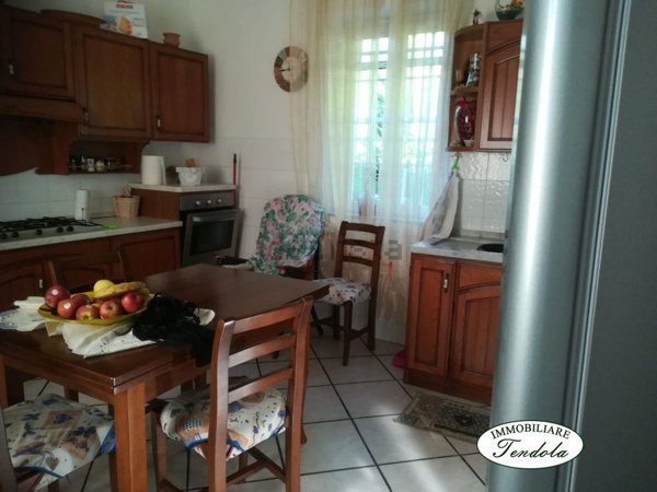 casa indipendente in vendita a Castelnuovo Magra