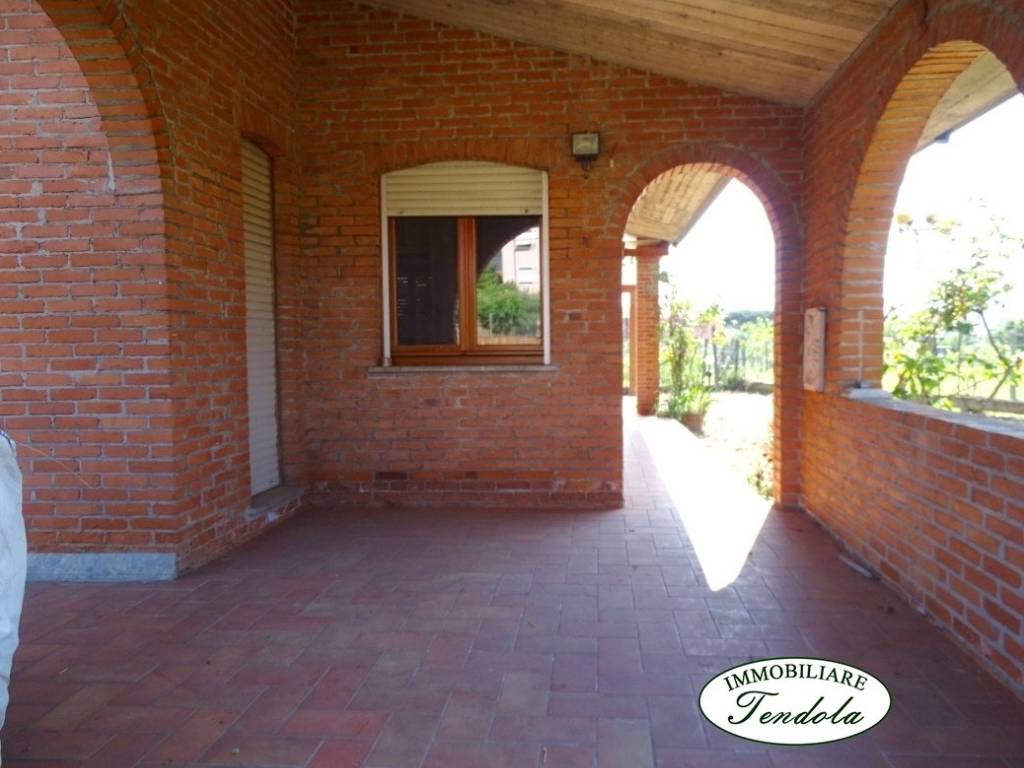 casa indipendente in vendita a Castelnuovo Magra in zona Colombiera
