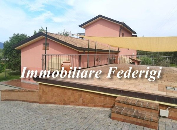 casa indipendente in vendita a Castelnuovo Magra in zona Colombiera
