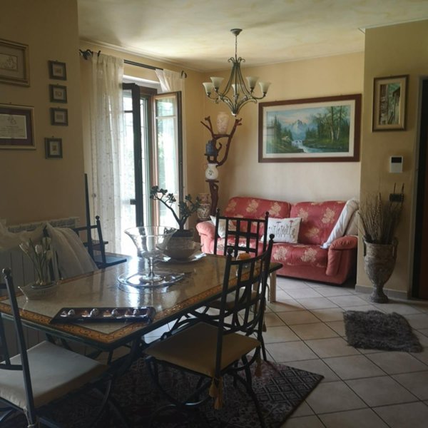 casa indipendente in vendita a Castelnuovo Magra in zona Molicciara