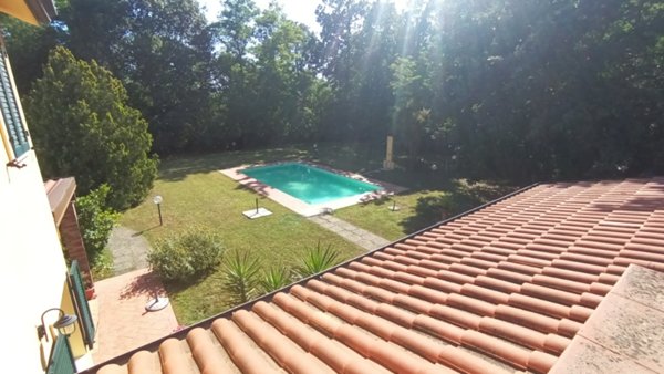 casa indipendente in vendita a Castelnuovo Magra