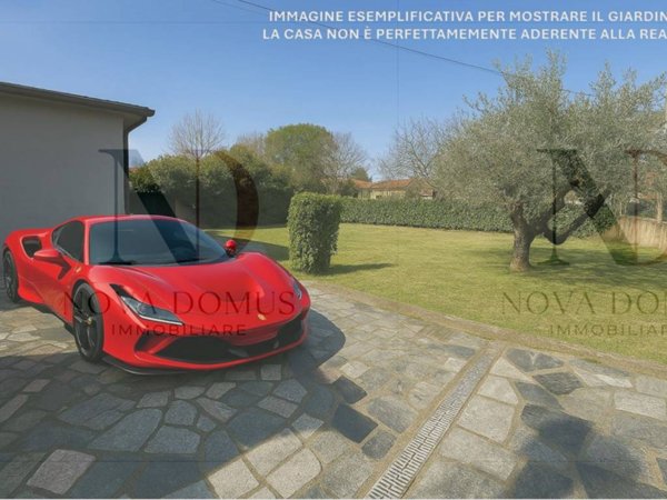 casa indipendente in vendita a Castelnuovo Magra
