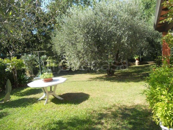 casa indipendente in vendita a Castelnuovo Magra