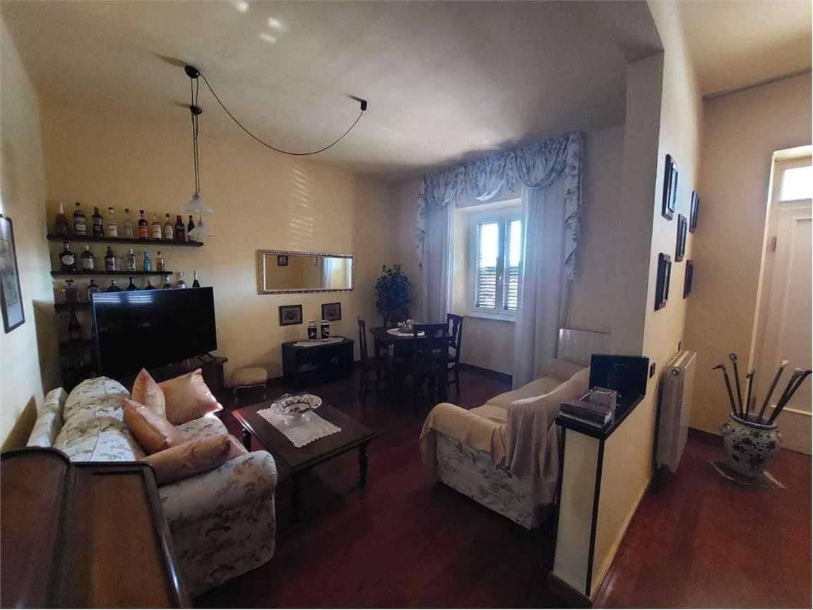 casa indipendente in vendita a Castelnuovo Magra in zona Vallecchia