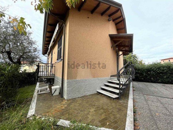 casa indipendente in vendita a Castelnuovo Magra in zona Molicciara