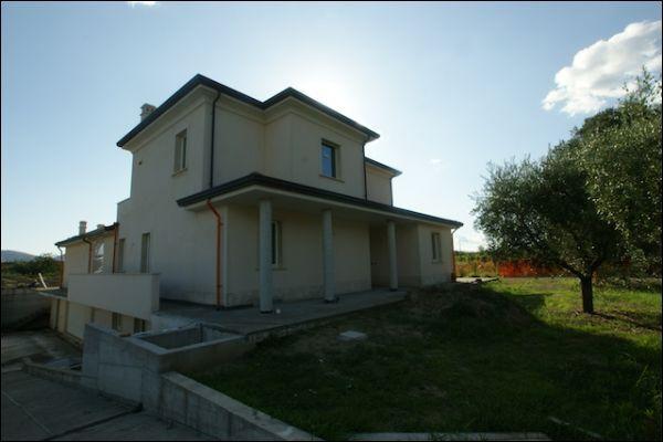 casa indipendente in affitto a Castelnuovo Magra