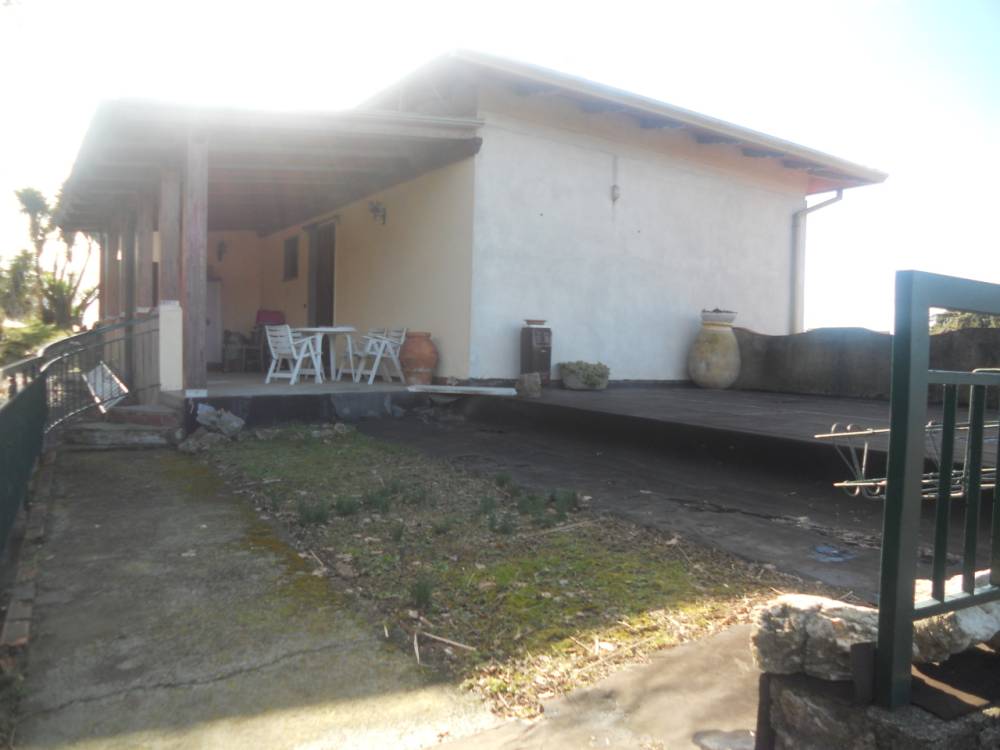casa indipendente in vendita a Castelnuovo Magra in zona Marciano
