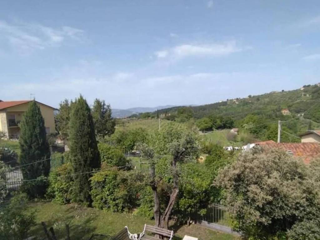 casa indipendente in vendita a Castelnuovo Magra